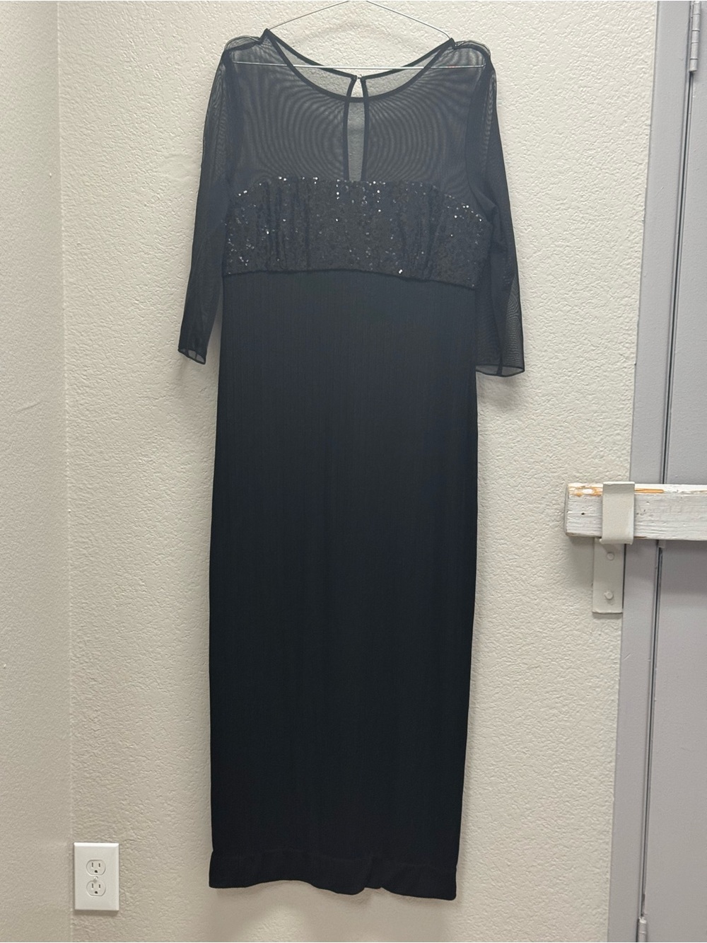 Alex Evenings Black Mesh Bodice Sequin Maxi Dress pit 19” X 56 length size 14